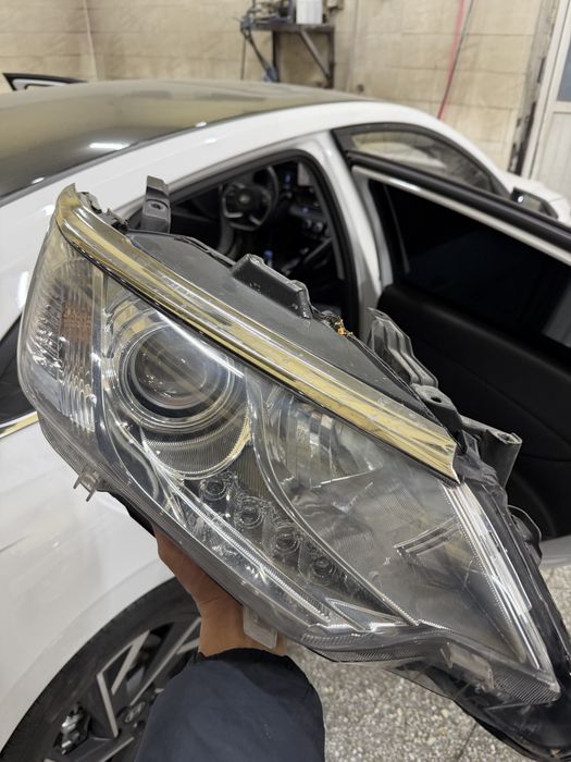 Фара оригинал б/у в хорошем состоянии 1 шт