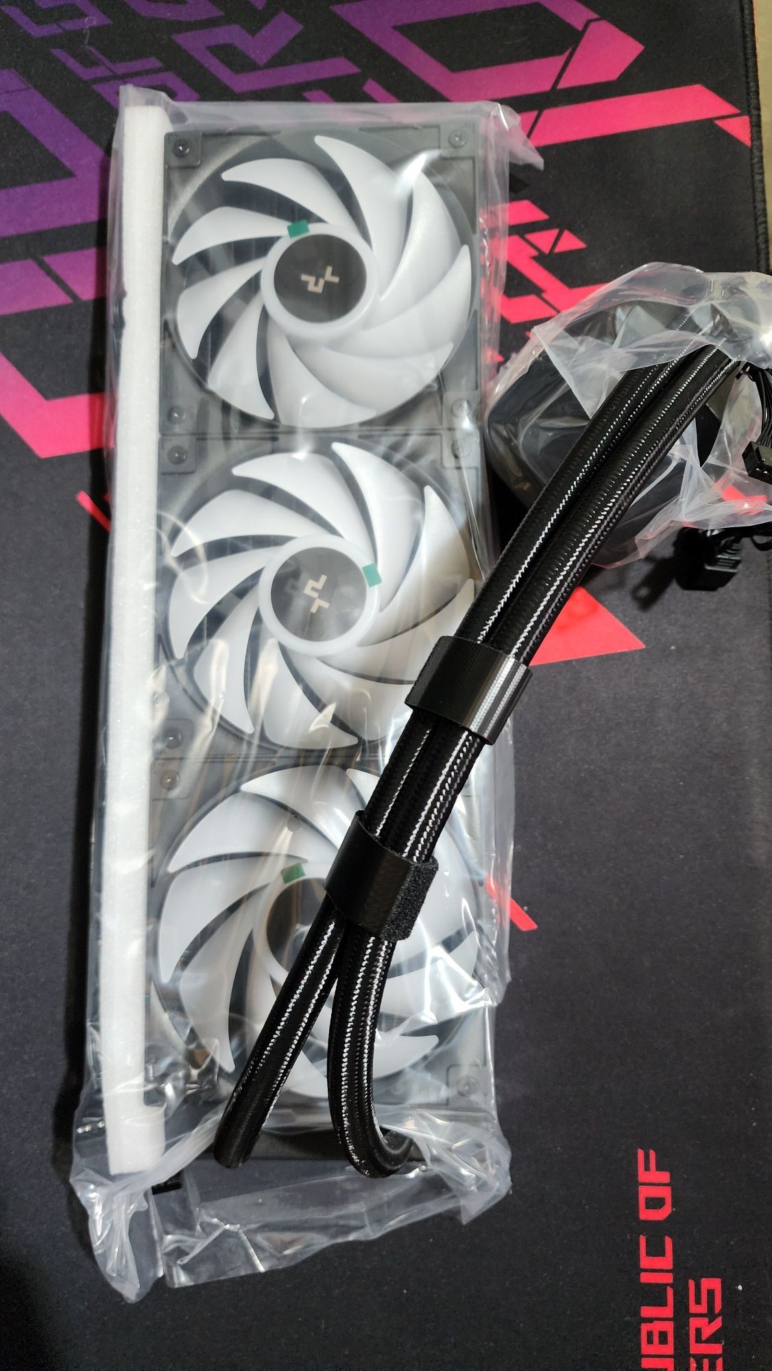 Водяное охлаждение Deepcool le360 v2
