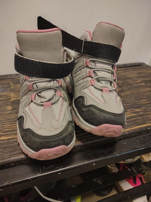 нови водонепропускливи водоустойчиви боти 31 номер Reserved