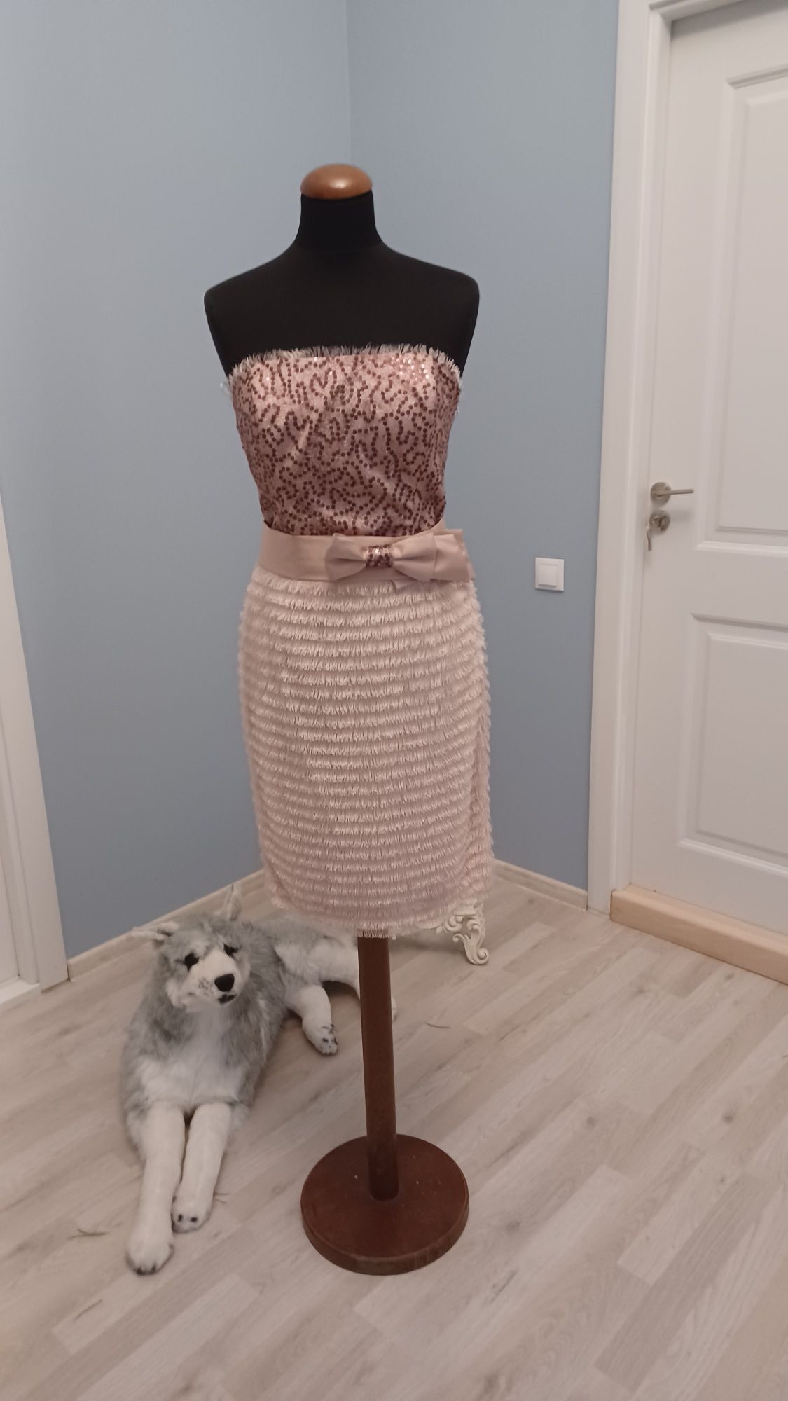 Rochie ocazie ,,accesorizata cu capa