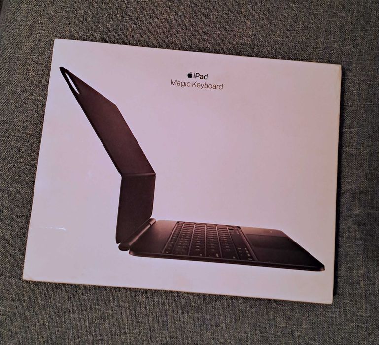 Husa cu tastatura iPad Magic Keyboard pt iPad Pro 13". Model MWR53F/A