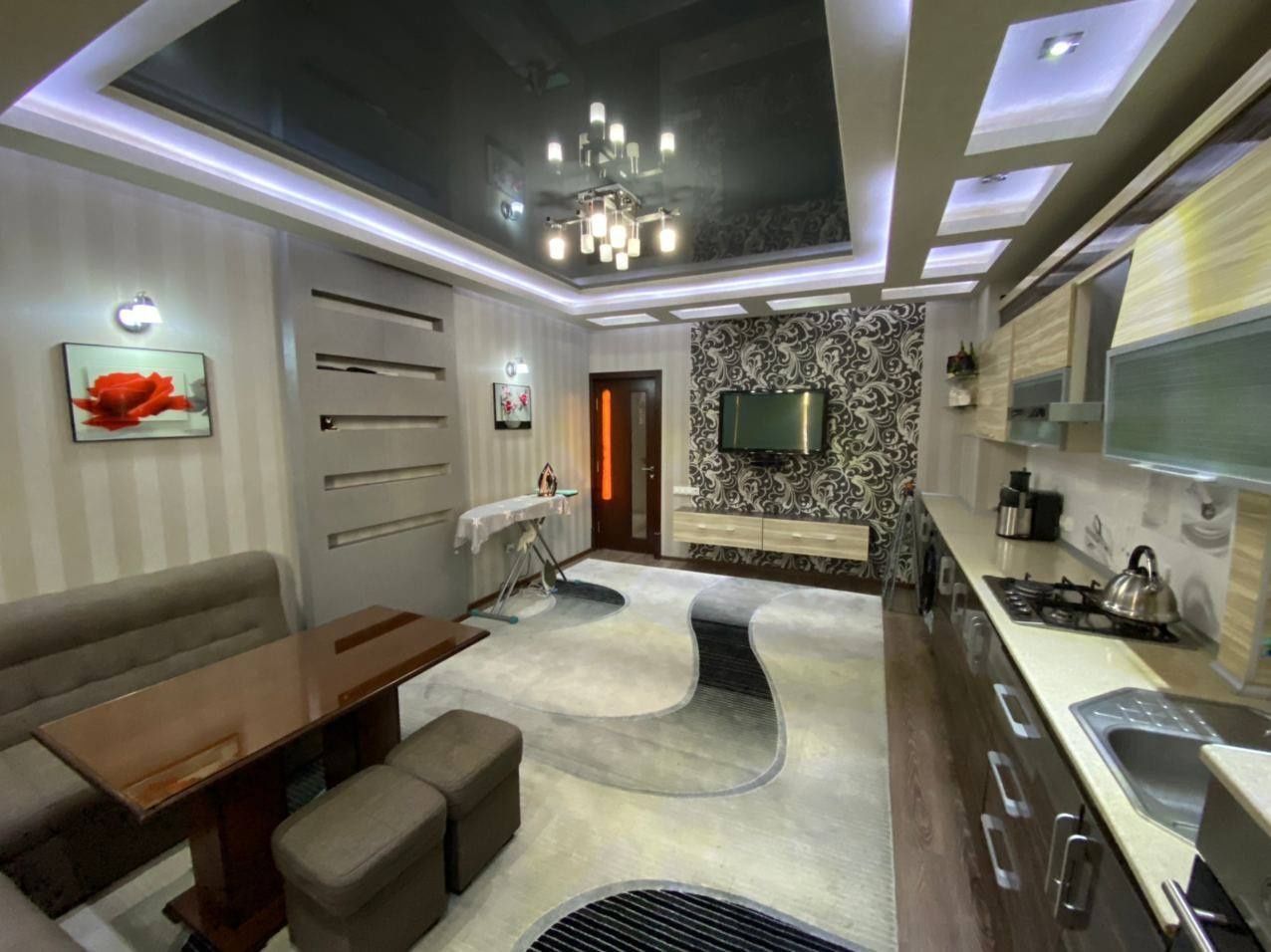 Shahriston metro 3 xona euro uy 111m2