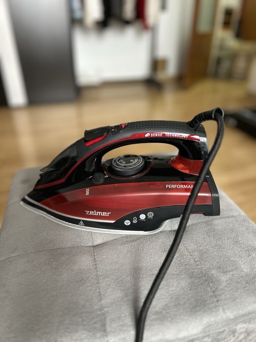 Fier de calcat cu aburi Zelmer 3200W