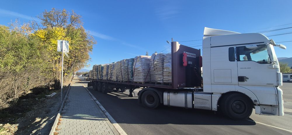 Български и вносни пелети за котли и камини.