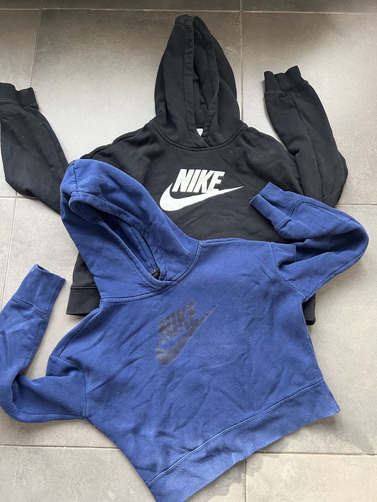 Nike детски суитчър размер L 140-150 crop top