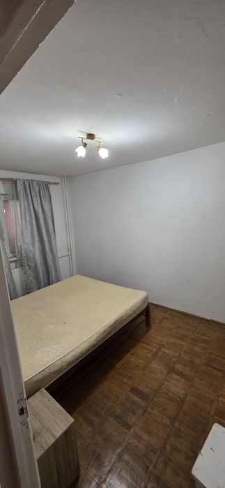Vand apartament cu 2 camere plus anexa