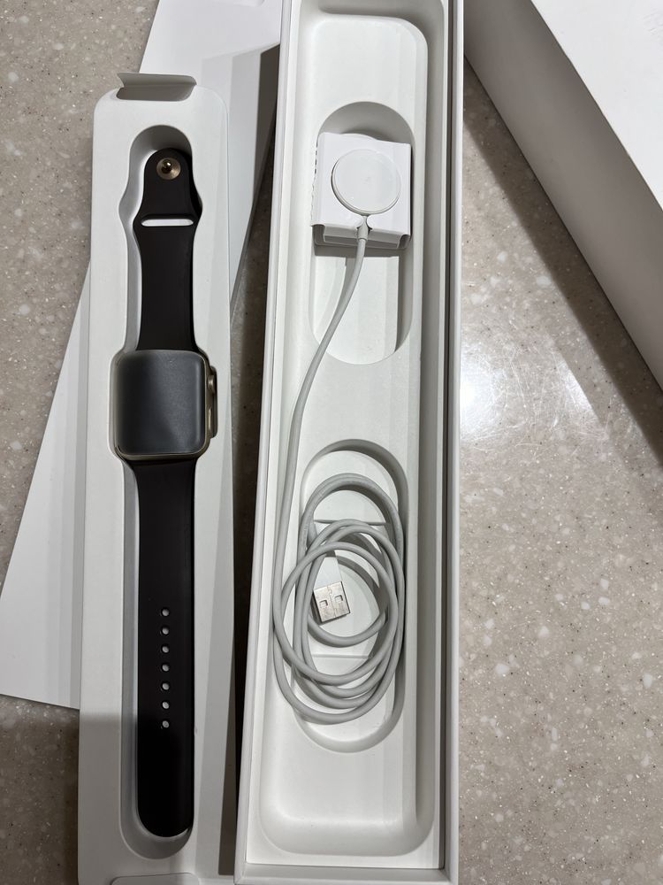 Продаю часы Apple watch, series 2, 42mm