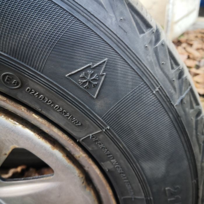 215 65 r16 + jante otel 5x114,3 pe 16