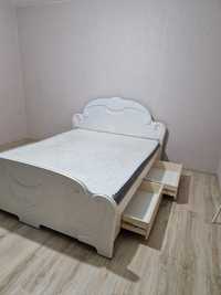 Продам 2-х спальный кровать с матрасом
