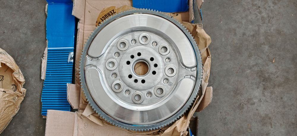 Демпферен маховик Sachs  за Citroën, Peugeot и DS 1.6 HDI