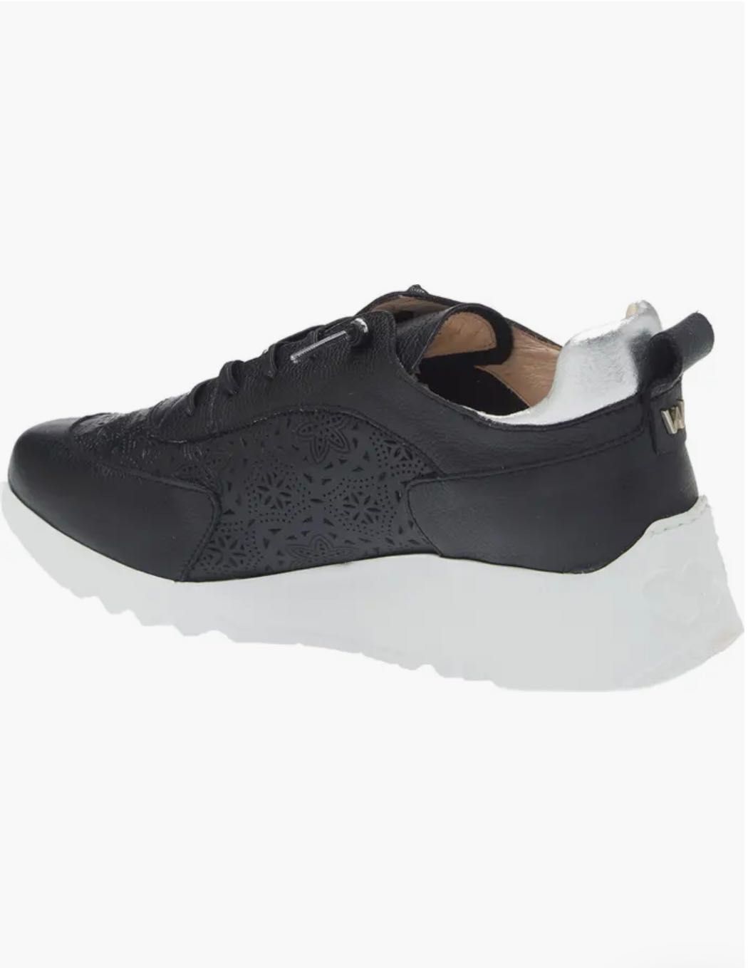 SALE! Wonders Eleven сникърси