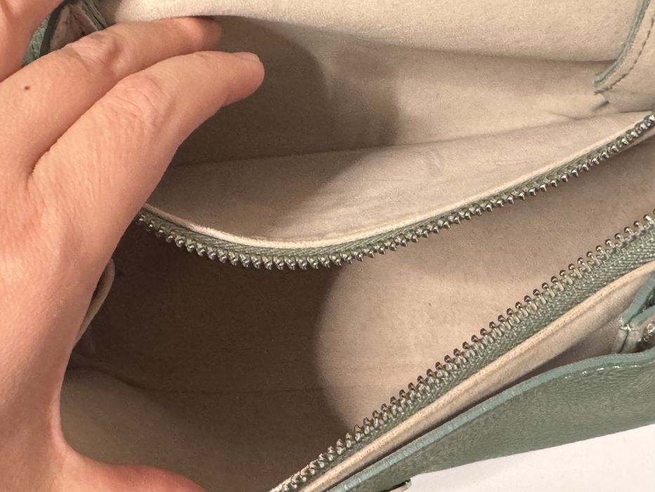 Сумочка зернистый - кожа 15000т брала хорошом бутике