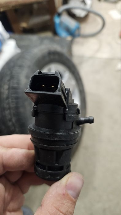 Pajero 3 Моторчик, Насос бочка омывателя лобового стекла.