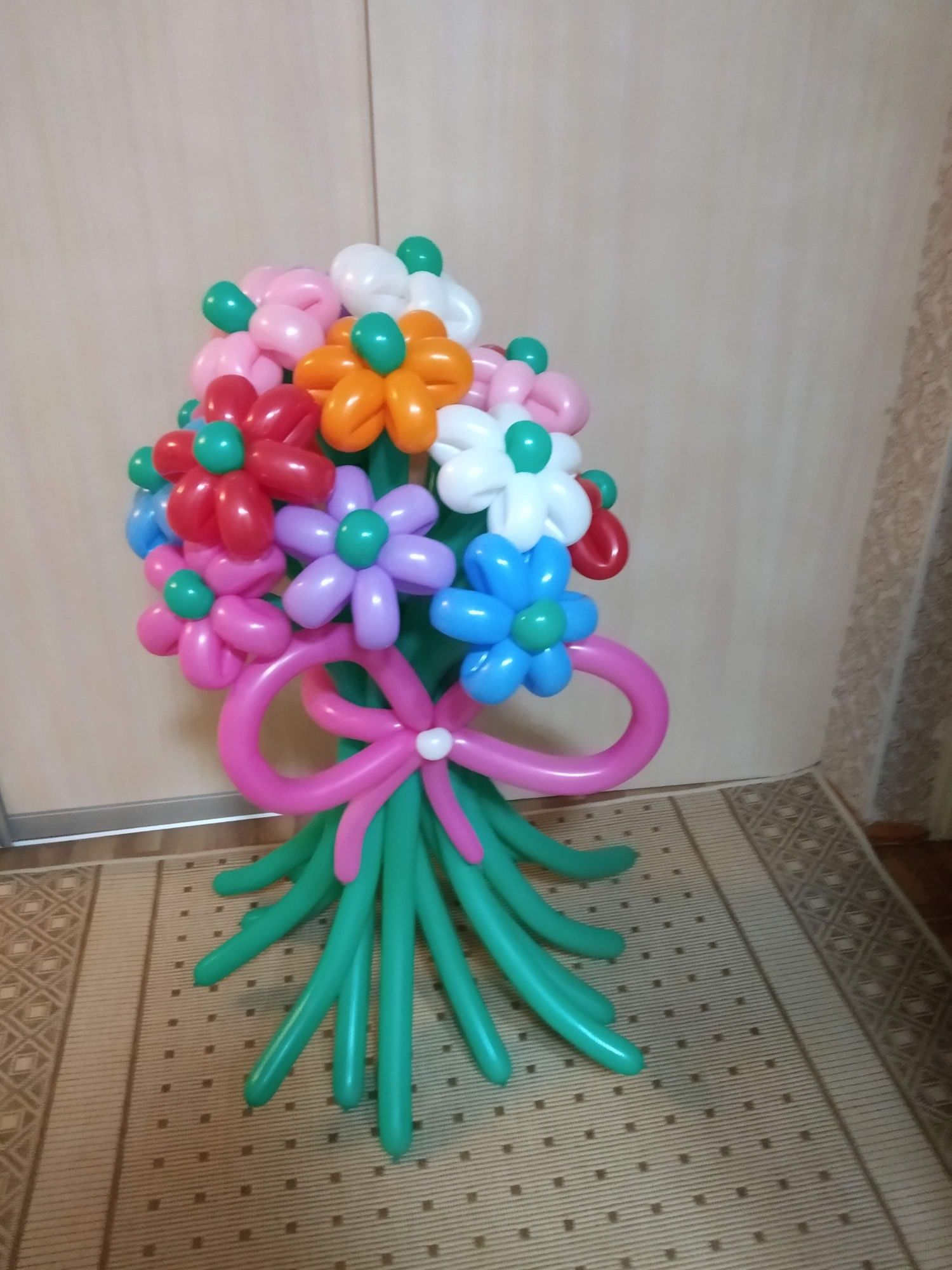 Цветочки из шаров