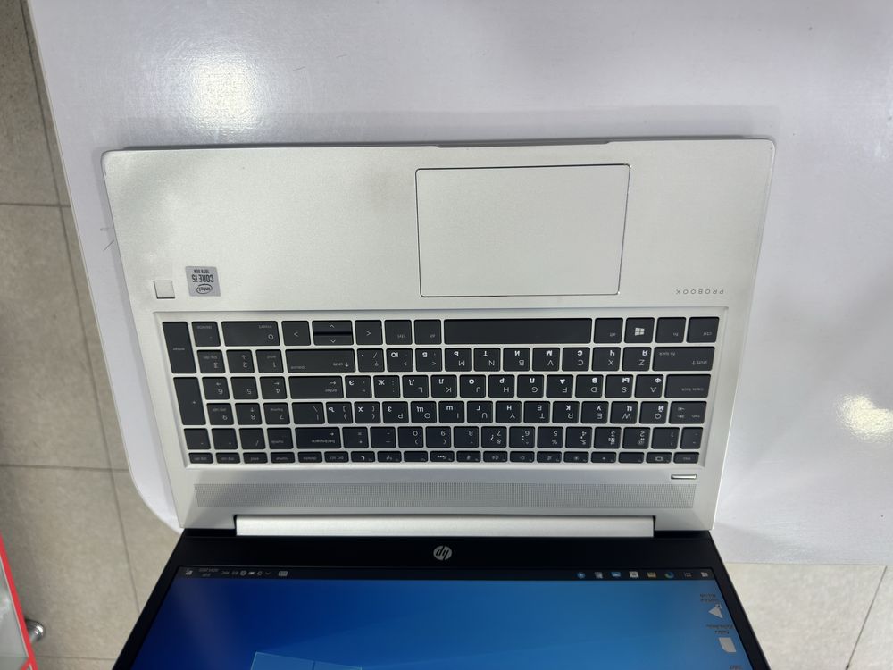 Hp metal korpuslik core i5 patsvetka atpechatka bor holati zor 8/256