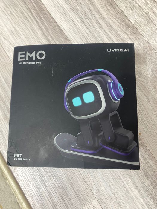 Эмо (Emo) робот с искусственным интеллектом
