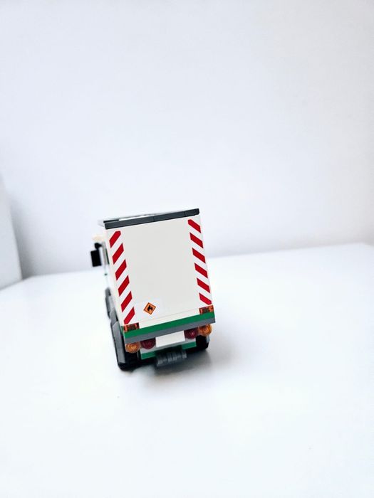 Lego City 60020 - Cago Truck (2013)