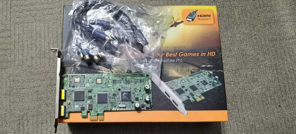 Placa de captura video AverMedia C027