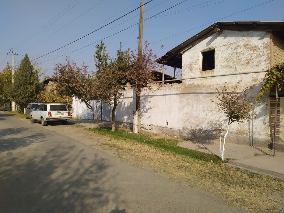 Ховли уй жой сотилади