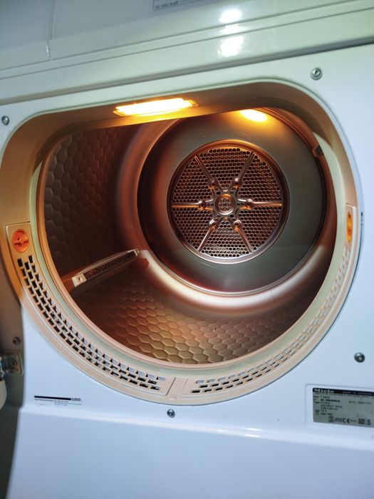 Въздуховодна сушилня Miele