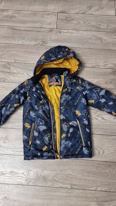 Продам детскую куртку