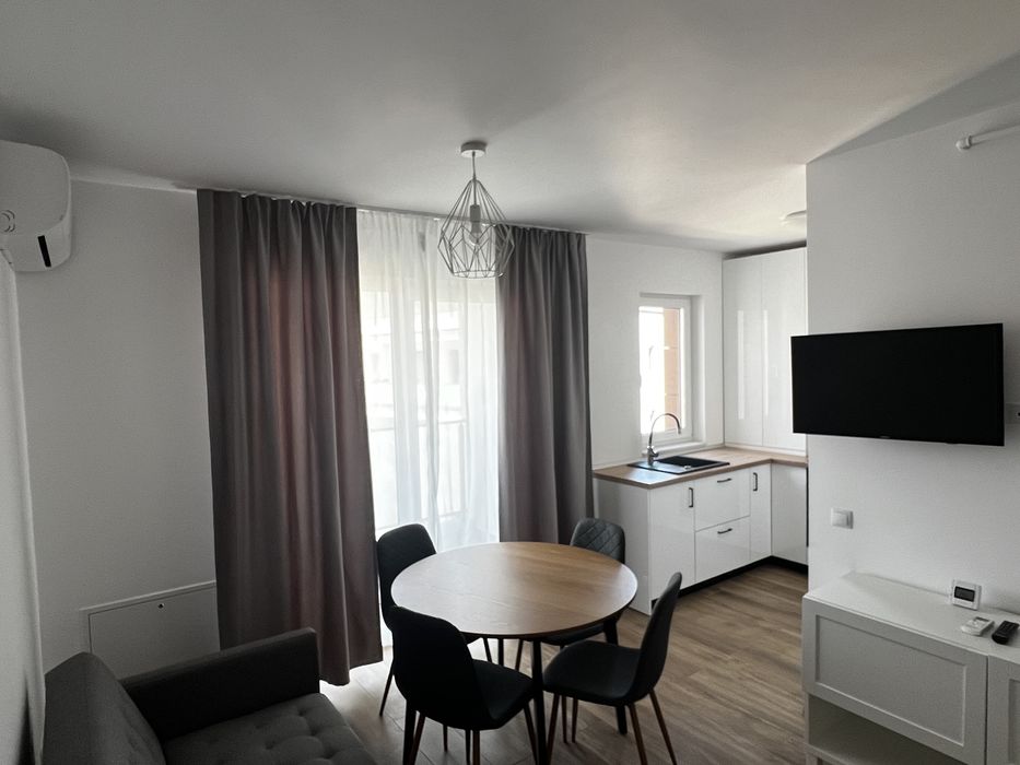 Ofer spre inchiriere apartament cu 2 camere  situat pe str Daliei