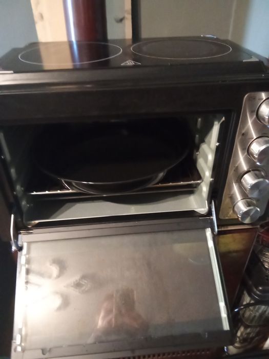 Фурна с два стъклени котлона