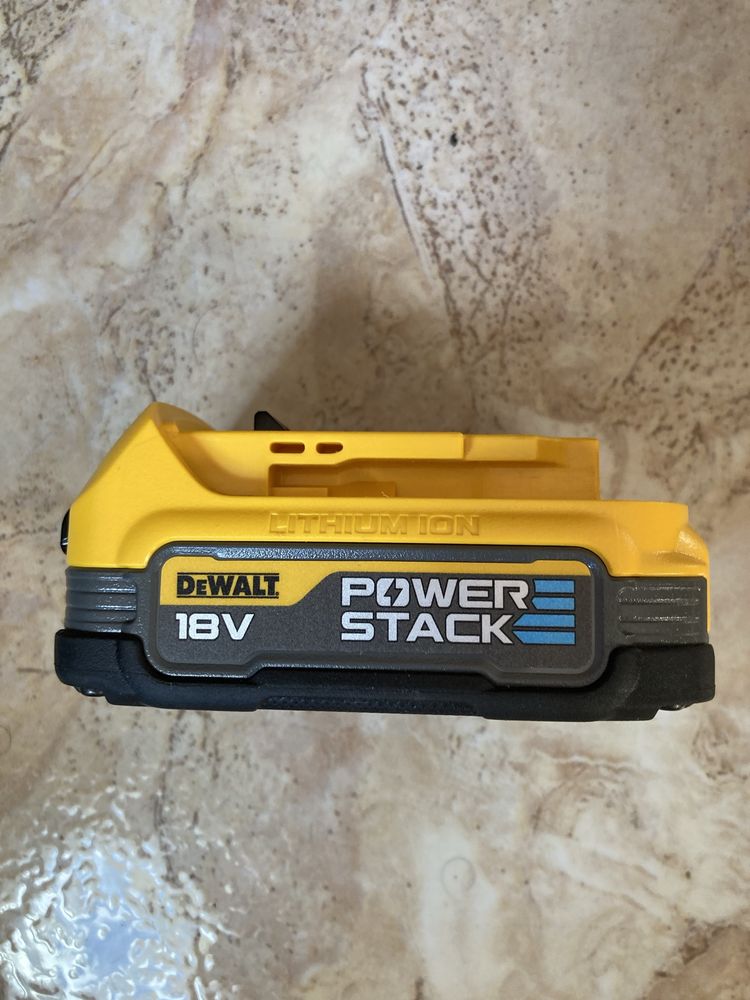 Комби винтоверт Деволт Dewalt DCD805