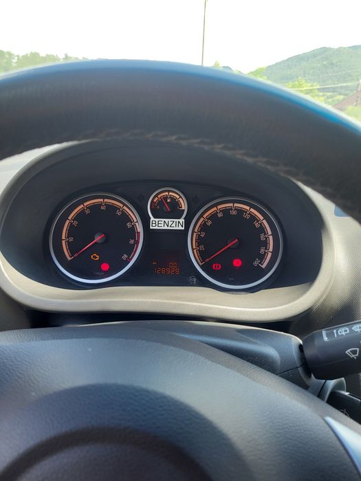 Opel Corsa 1.4 benzină