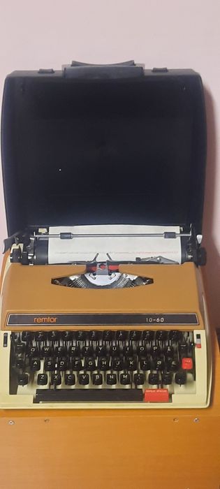 Mașină de scris Remtor impecabilă