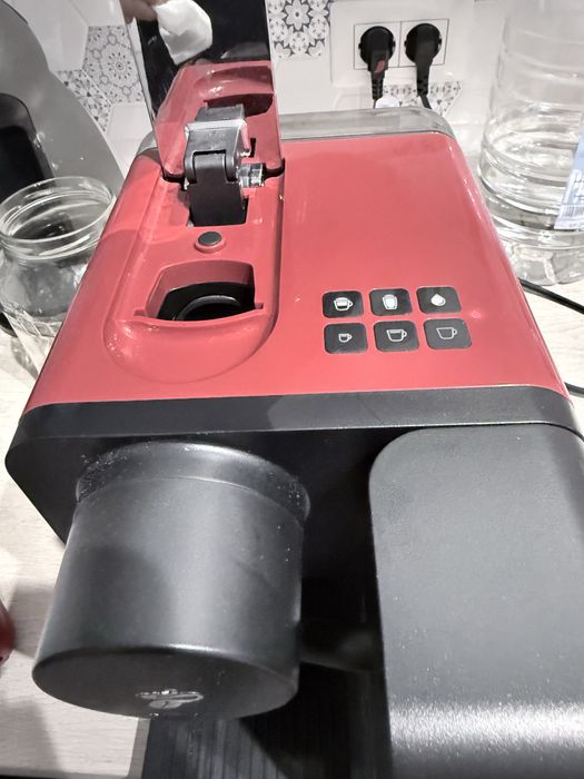 Esspresor nou capsule Tchibo Cafissimo milk soft, red, rezervor lapte