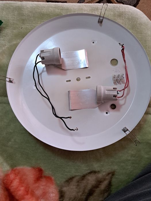 Aplică pentru dormitor și living