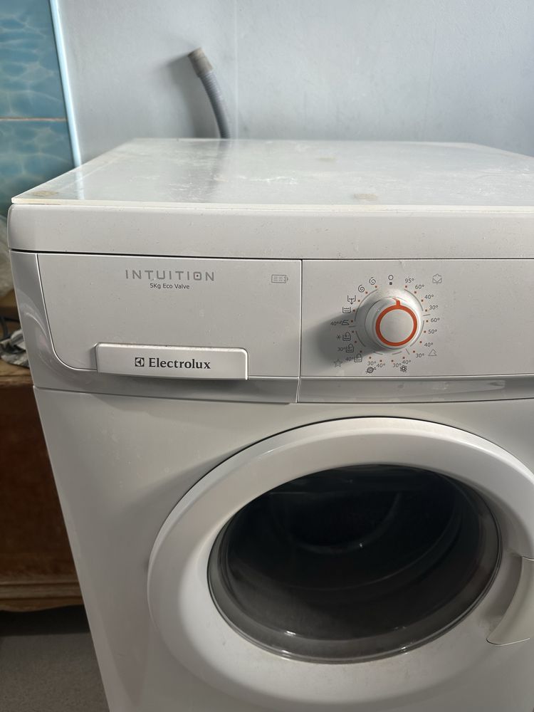 Продаю стиральную машину Electrolux Intuition 5 кг