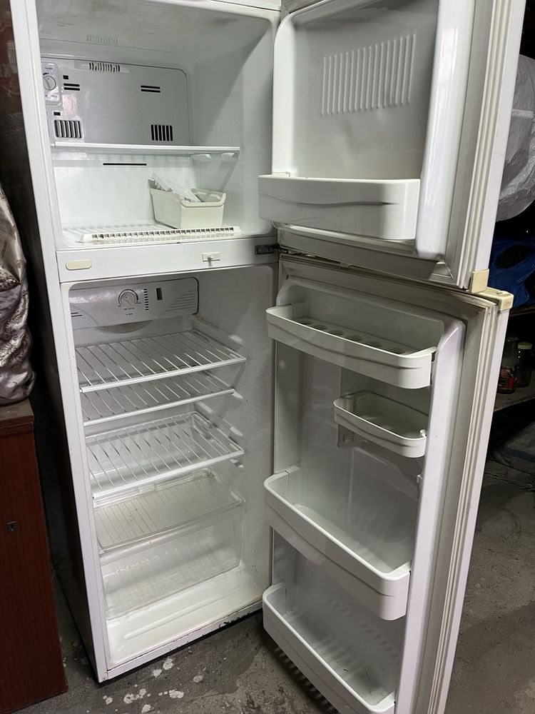 Холодильник рабочий