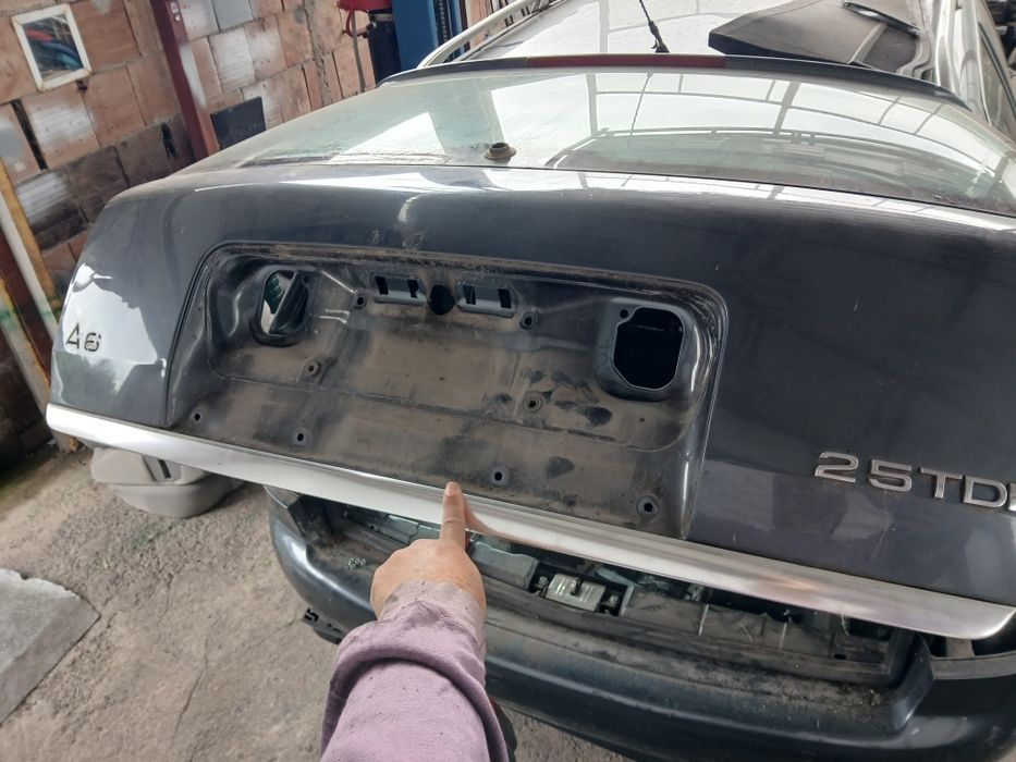 Лайсни багажник ауди а6 ц5