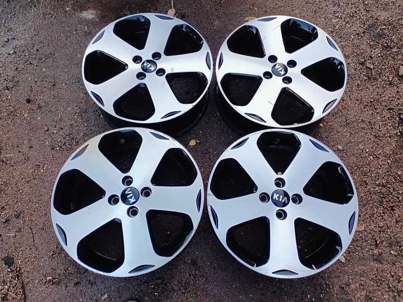 Продам оригинальные легкосплавные диски на автомашину Kia Rio