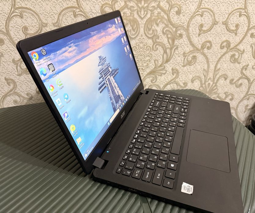 Acer noutbook sotiladi.