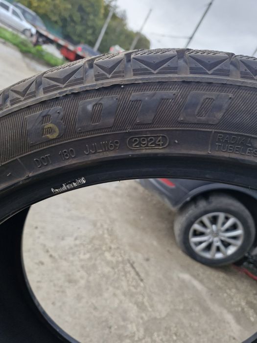 Зимни гуми 245/45 R 20 Boto на 1000км.
