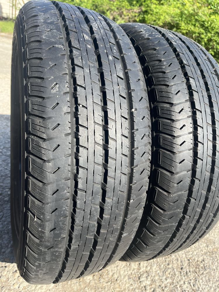 2 бр. летни гуми 215/70/15C Nokian 8 mm DOT 4515