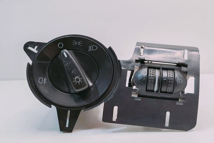 Bloc Lumini 1C0941531C / 1841928 Volkswagen VW Golf a 4-a generatie