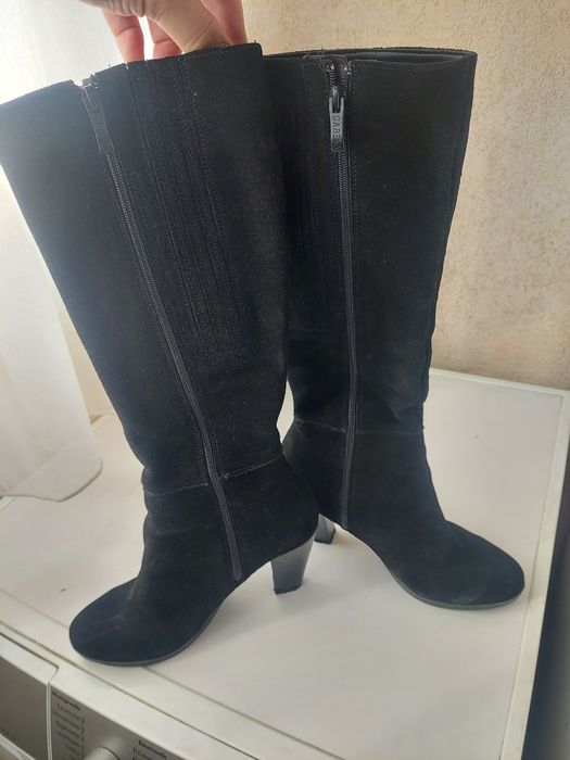 Дамски велурени ботуши