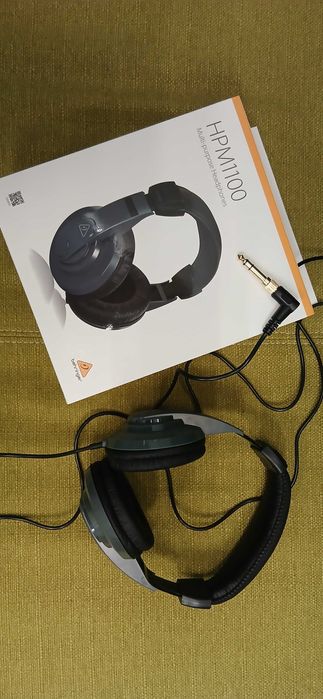 Студийни слушалки