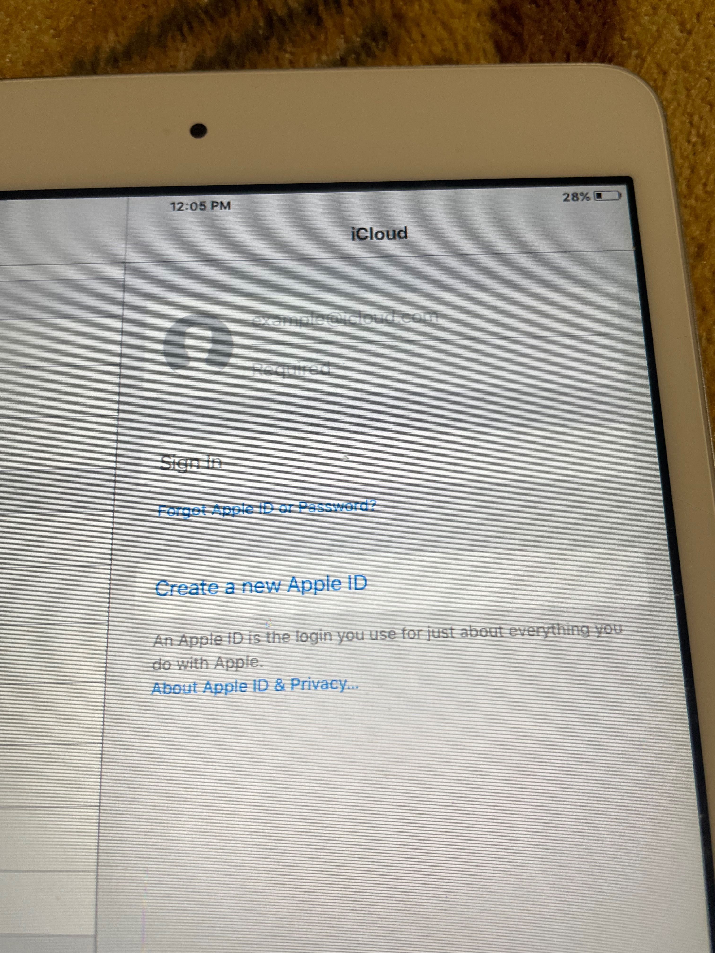 Продавам iPad 2 mini