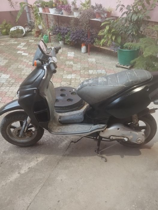 Scuter Aprilia 49