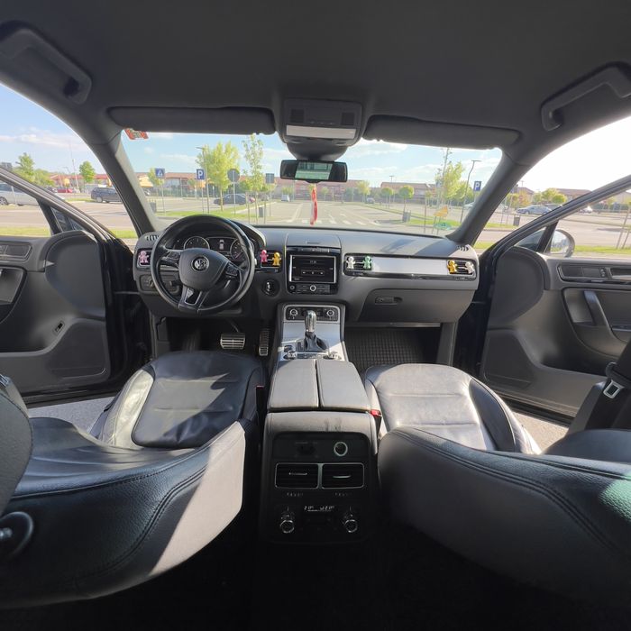 Volkswagen Touareg 2012-3.0 TDI V6 / Automată/ Pachet Exclusive/ Perne