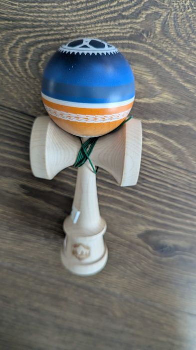 Sol Kendama - Cushion Cler Tama (beech), 1Up Ken (mapple or bamboo)