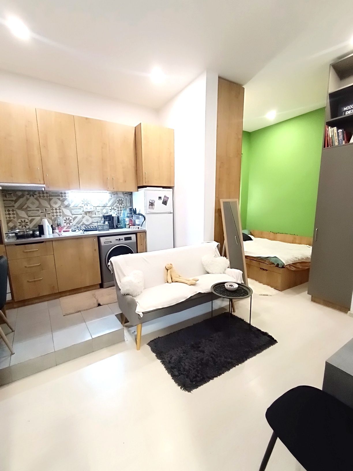 Ap format din 2 garsoniere la casa 64mp+teren 85mp+pivniță HOREA