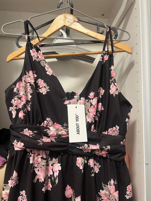 Rochie About You size 40 noua cu eticheta floral