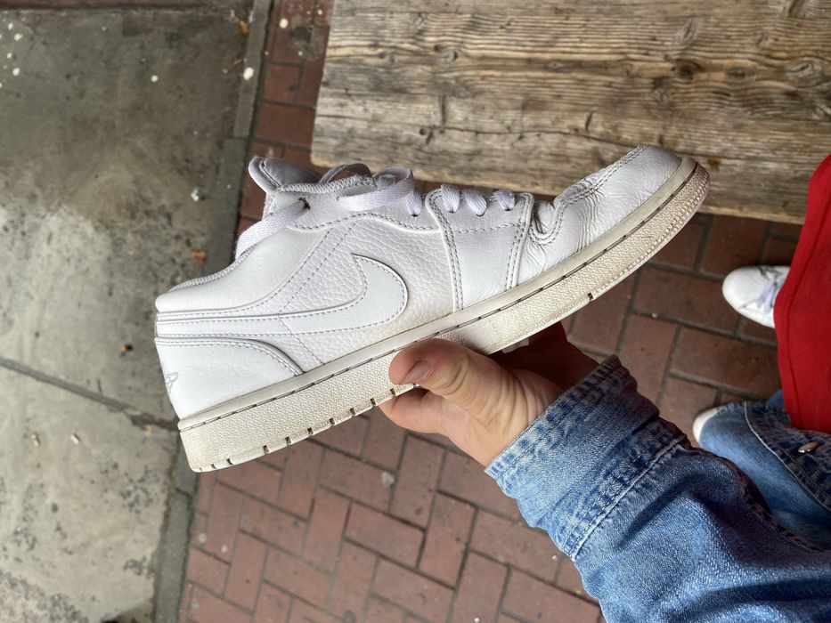 Jordan 1 Low triple white
