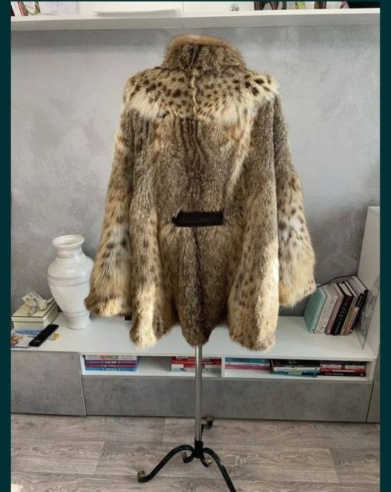 Шуба из натурального меха Рыси.Эксклюзивная модель